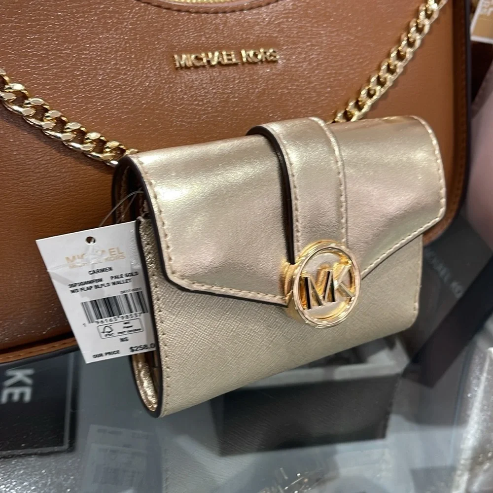 MICHAEL KORS CARMEN MEDIUM LOGO AND FAUX LEATHER WALLET PALE GOLD  NWT